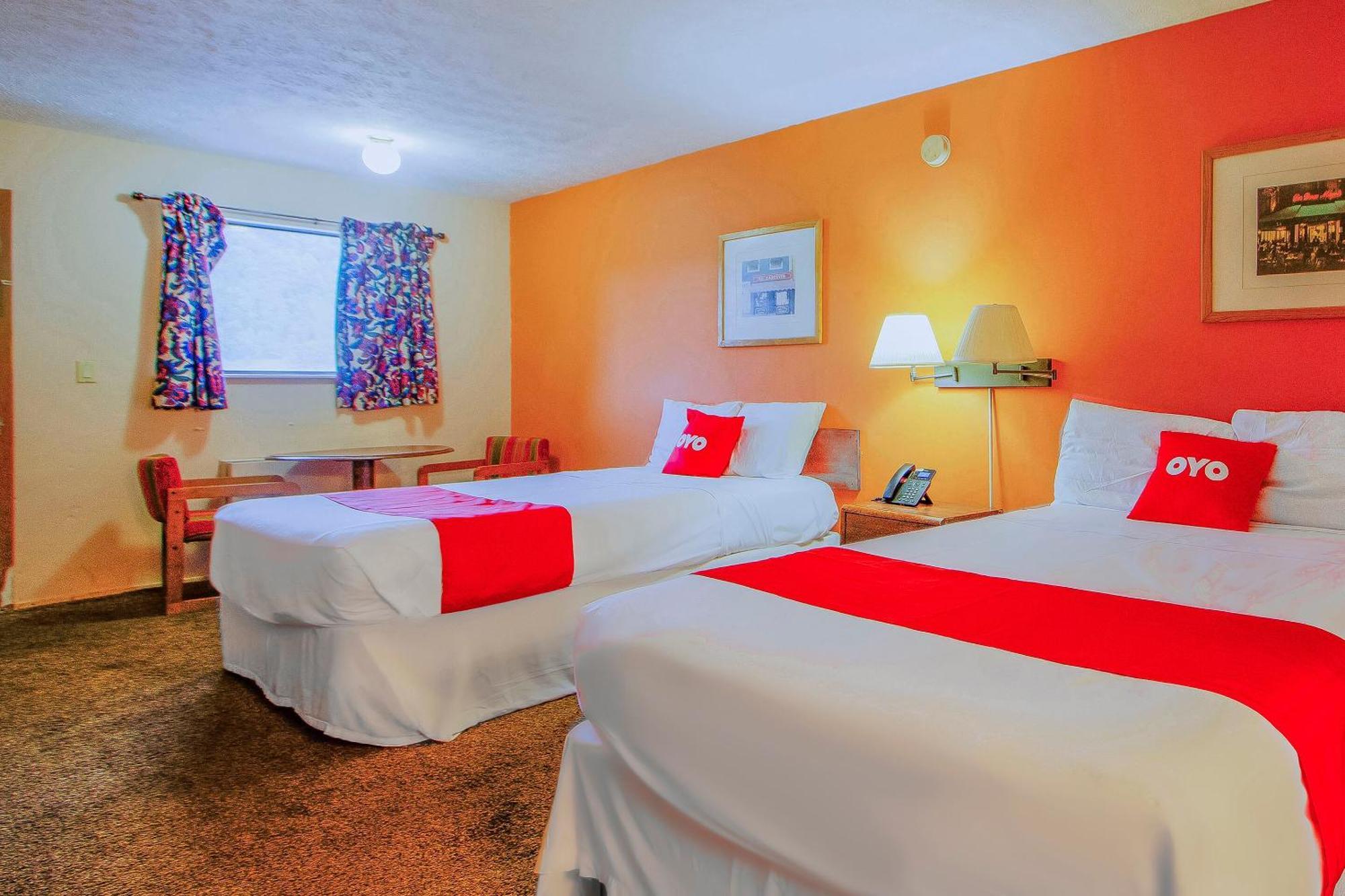 Oyo Hotel Chapmanville Inn, Wv - Hwy 119 ภายนอก รูปภาพ