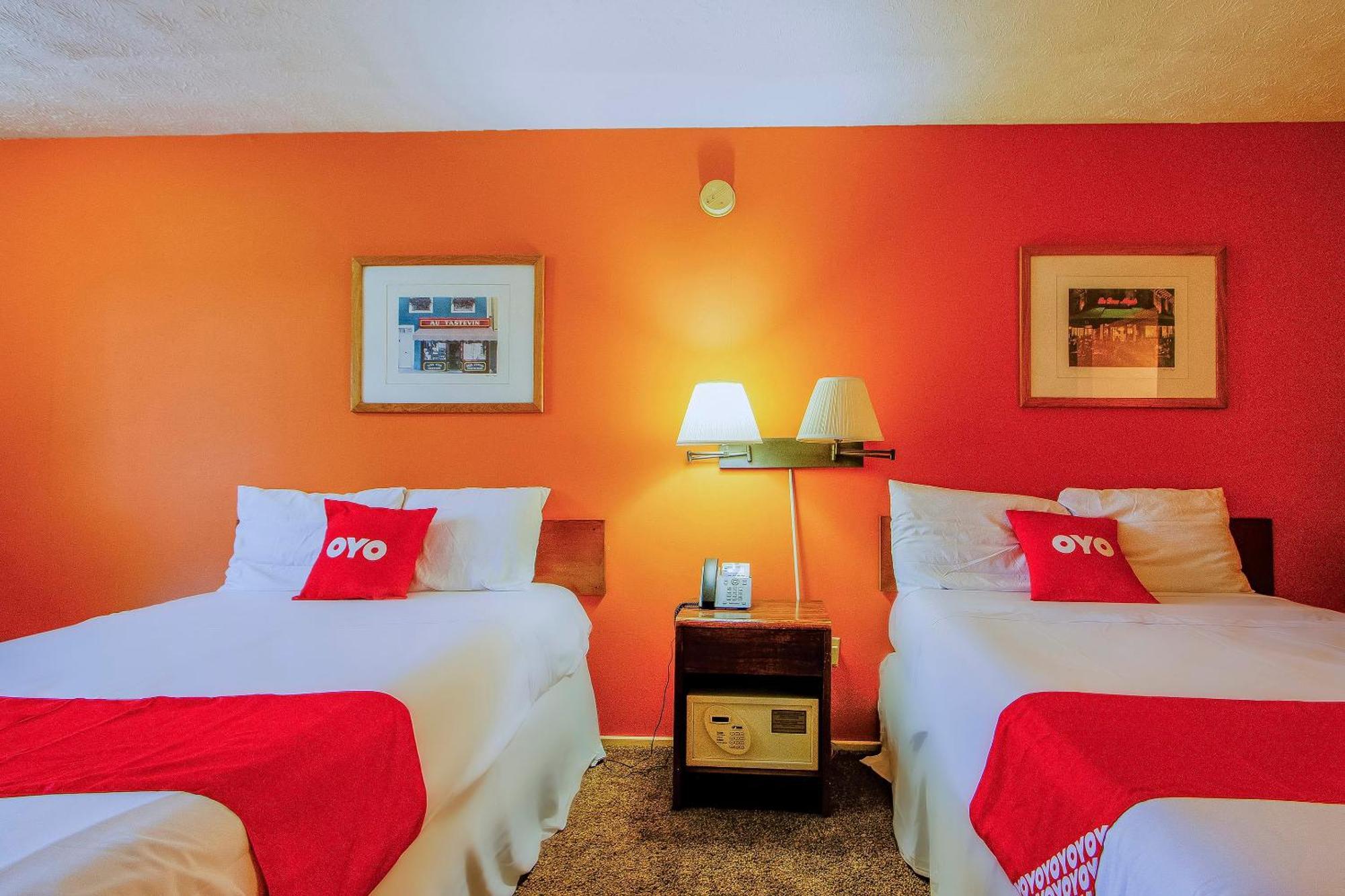 Oyo Hotel Chapmanville Inn, Wv - Hwy 119 ภายนอก รูปภาพ