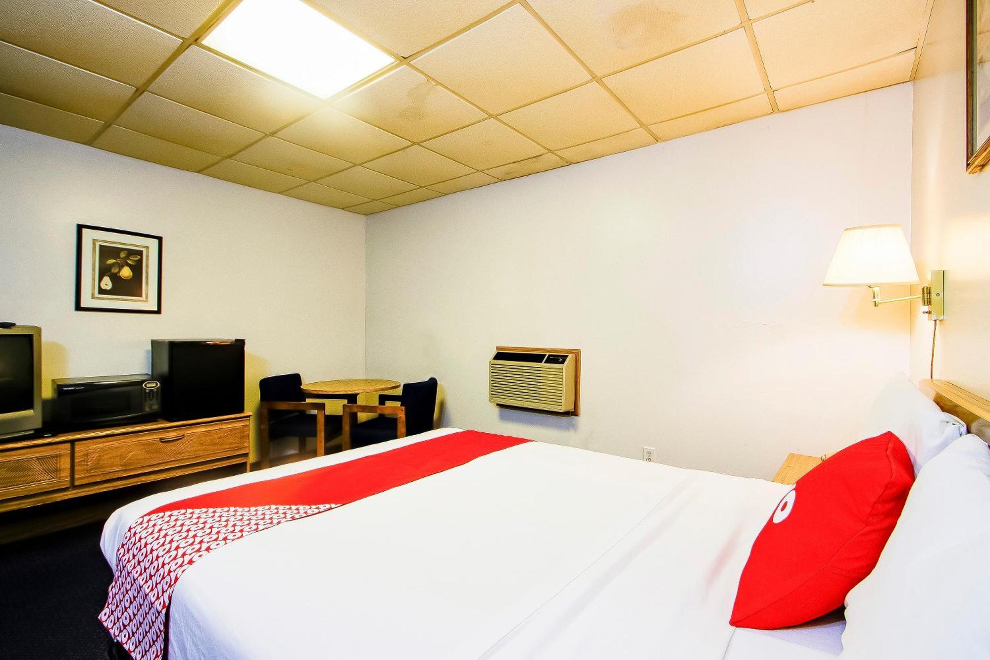 Oyo Hotel Chapmanville Inn, Wv - Hwy 119 ภายนอก รูปภาพ